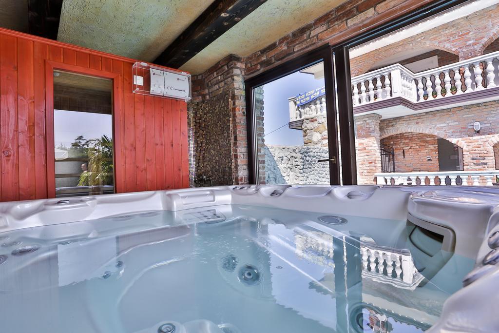 Casa Oasa -Accommodation , Pizzeria & Bar Marezige Luaran gambar