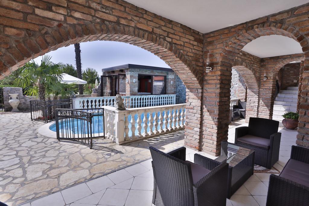 Casa Oasa -Accommodation , Pizzeria & Bar Marezige Luaran gambar