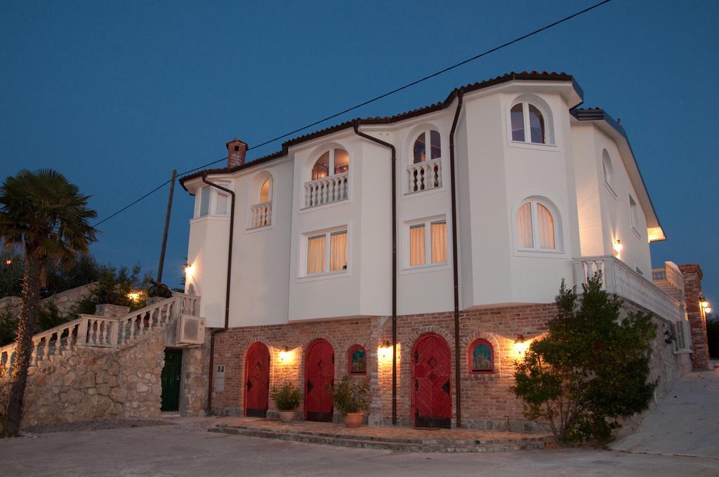Casa Oasa -Accommodation , Pizzeria & Bar Marezige Luaran gambar